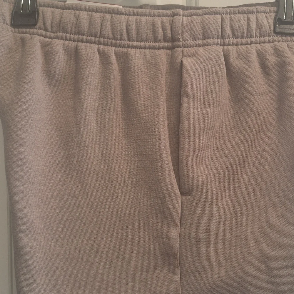 Reebok Relaxed Fit Shorts in Brown New Womens S - Picture 4 of 4